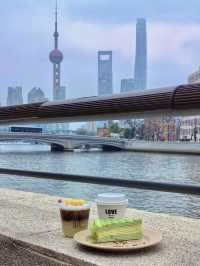 繁華都市中的靜謐時光：在REi•FLOWER COFFEE BAR觀賞上海天際線
