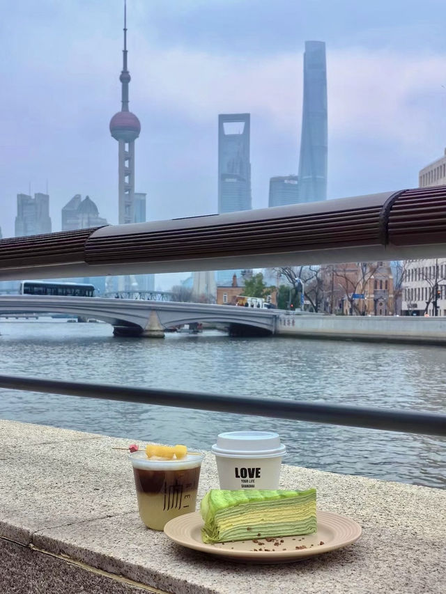 繁華都市中的靜謐時光：在REi•FLOWER COFFEE BAR觀賞上海天際線