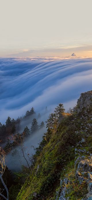 Transforming the exhaustion of travel into a healing journey for body and soul means rediscovering the ability to converse with oneself, cherishing the good times, and tossing the trivial complaints of daily life into the winds of the mountains and seas.