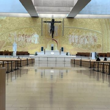 Visit the Sanctuary of Our Lady of Fátima