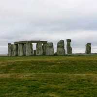 🗿 "Unveiling Stonehenge's Mysteries: A Timeless Journey 🌅" 🧐


