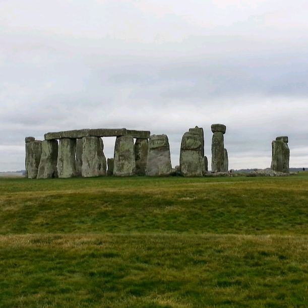 🗿 "Unveiling Stonehenge's Mysteries: A Timeless Journey 🌅" 🧐


