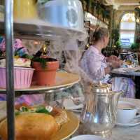 ⭐️品味英式下午茶之旅：在The Ivy Exeter餐廳尋找美食的奢華享受