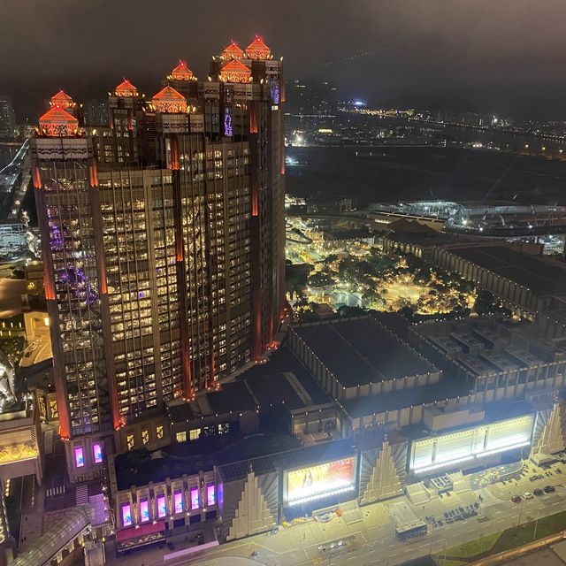 澳門的巴黎鐵塔 – 欣賞路氹的夜景勝地