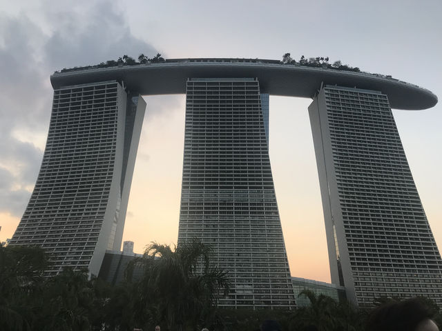 Singapore: A Dynamic Fusion of Culture, Innovation, and Green Spaces