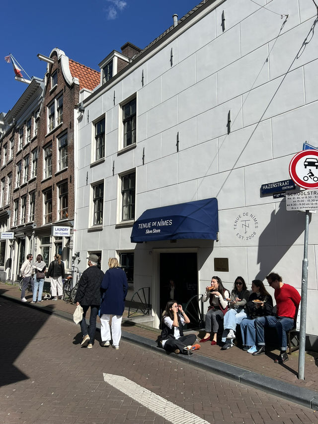 AmsterDAMN - Canals, Chaos & Cute Boys