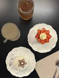 Arles | The brilliant cake shop in Arles with healthy drinks 