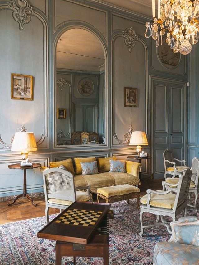 Château de La Motte-Tilly: Elegance on the Banks of the Seine