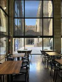 Barcelona｜ Nice coffee shop in the museum 