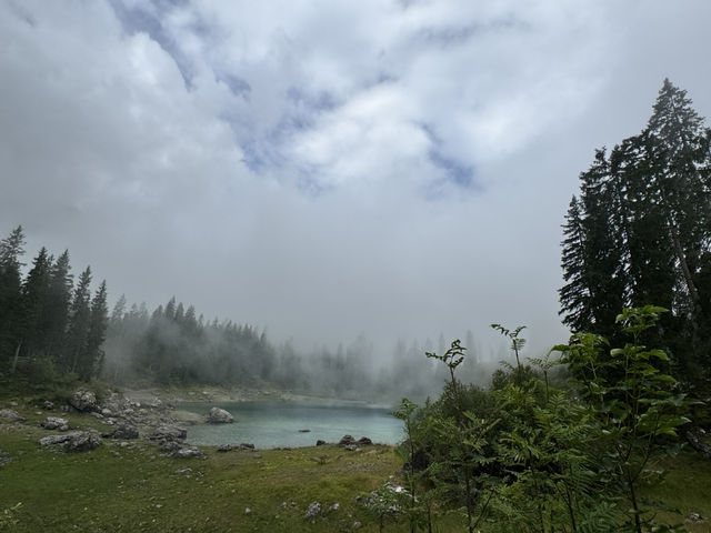 走訪多洛米蒂山最美麗的湖泊～雷扎湖 (Lake Carezza)