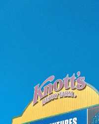Adventures at Knott's Berry Farm: Coasters and Laughter Galore! 🎢😂