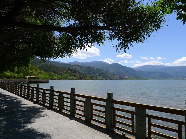 邛海東海岸線起點——月亮灣