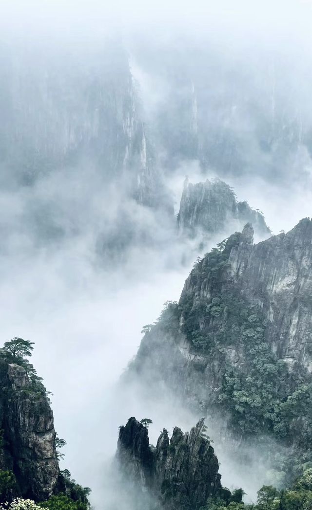 登上黃山，天下無山