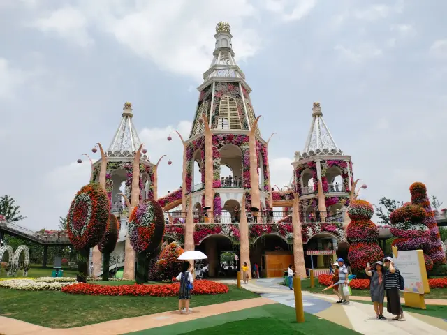 Who hasn't been to Shanghai Pujiang Countryside Park (Miracle Garden) yet