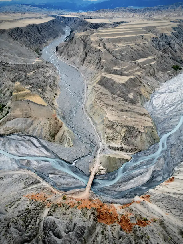 北疆：安集海大峡谷VS独山子大峡谷