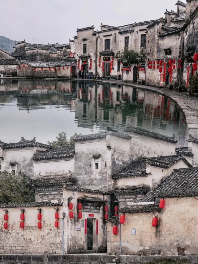 Hongcun in Huizhou, a village so beautiful it seems unreal, like a painting in ink wash