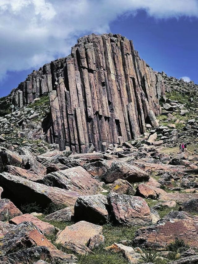 太卜寺旗/隱藏這2億年前的石條山