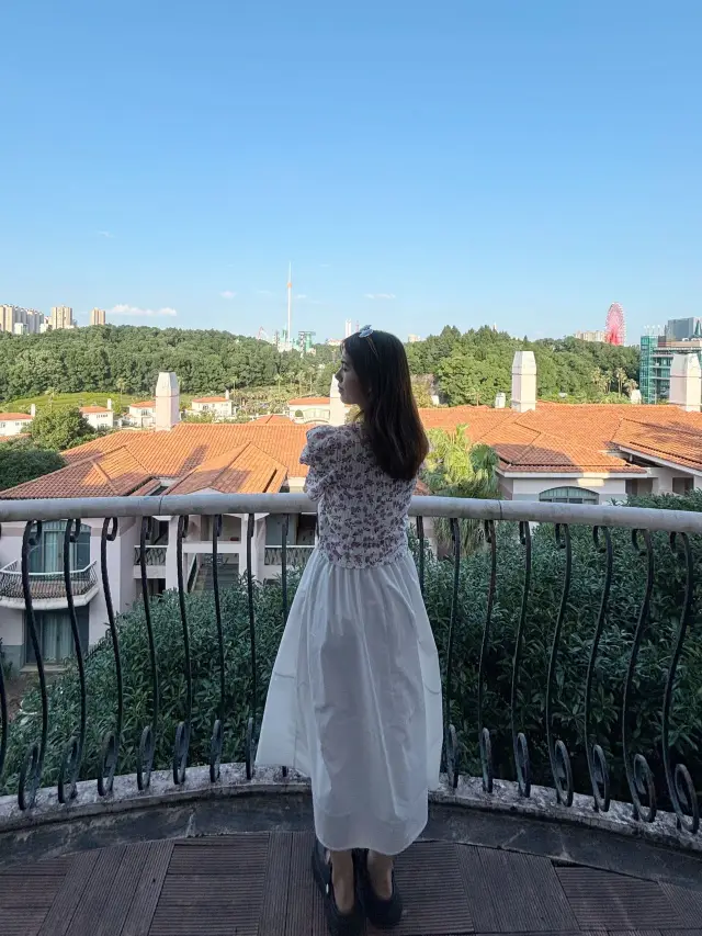 What it's like to stay at the same hotel as the stars of 'Sisters Who Make Waves'.