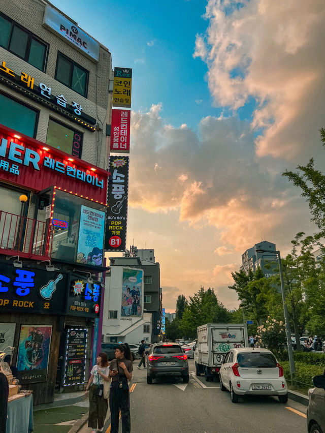 The Vibrant Streets of Hongdae in Seoul 🇰🇷