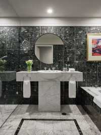 🏨✨ Canberra's Finest: Hyatt Hotel's Cultural Charm 🌟🍃