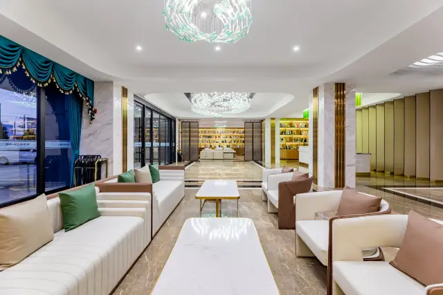 Experience a Dreamy Journey at Xiyue Mobei Hotel