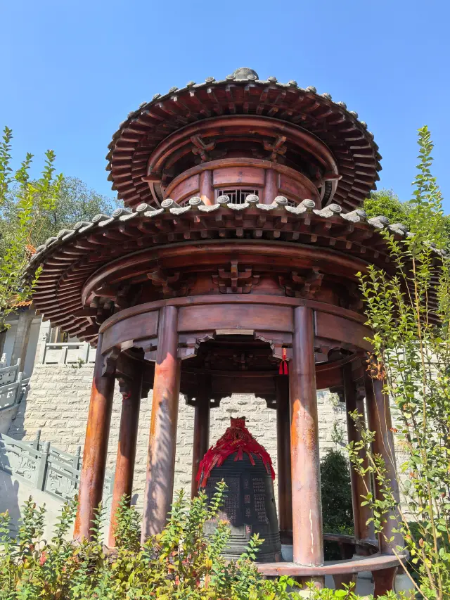 Baotong Temple.