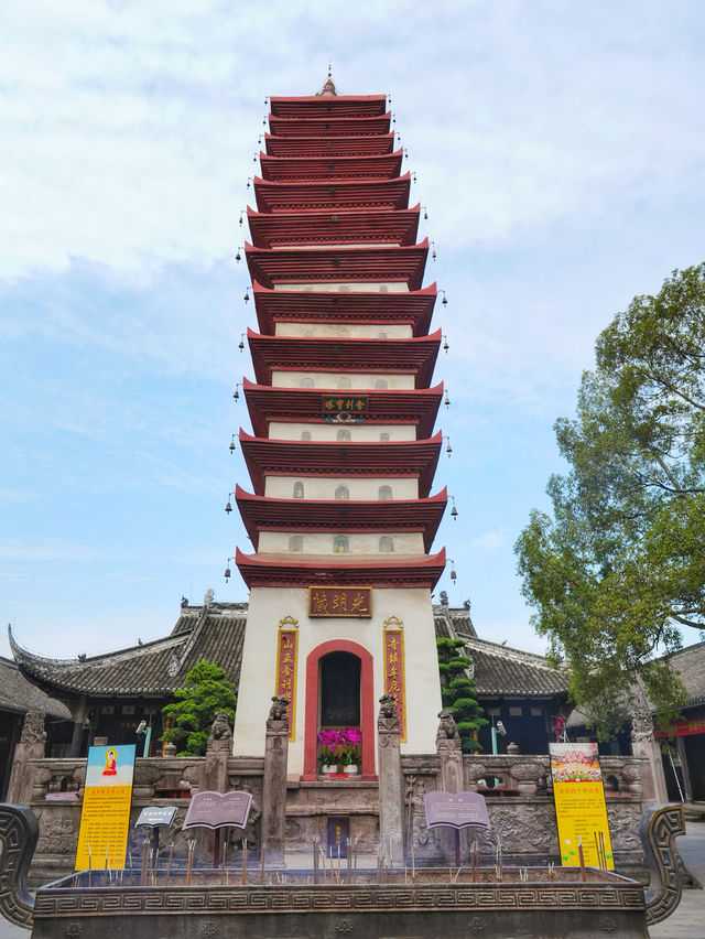 成都新都藏着東方斜塔，聽說特別靈～。