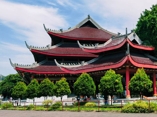 印尼爪哇島三保洞，紀念鄭和下西洋的中國寺廟