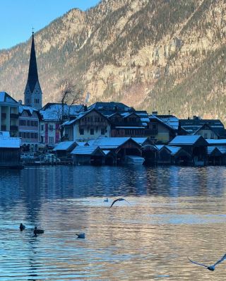 A beautiful winter fairytale town: Hallstatt