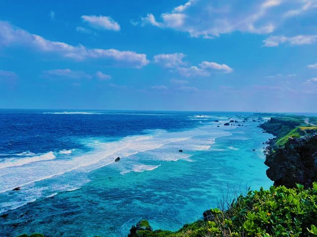 在宮古島的海風裡，邂逅那片澄澈如詩的湛藍天地
