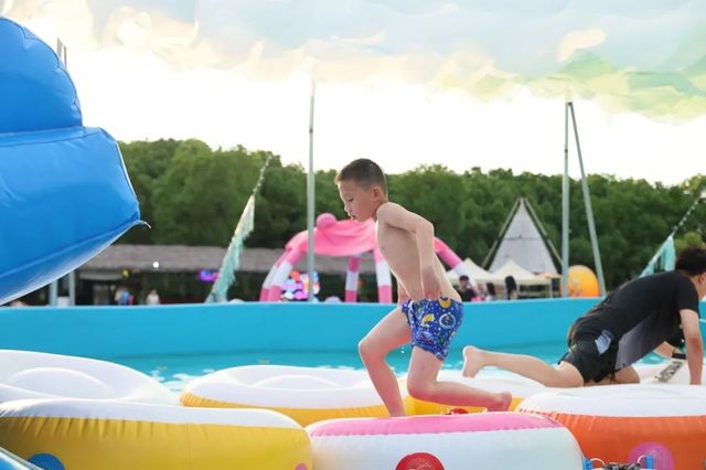 雲瀾灣水上闖關樂園夏日狂歡