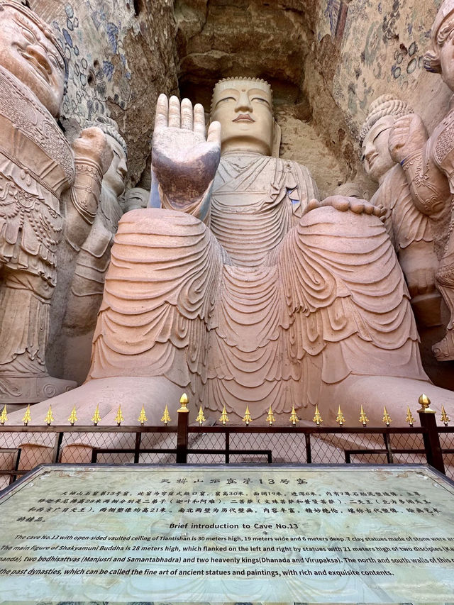 石壁千年——天梯山石窟的佛光與歲月