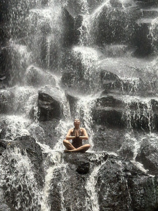 Kanto Lampo Waterfall: Волшебный каскад Убуда! 🌊 Kanto Lampo Waterfall: Волшебный каскад Убуда! 🌊