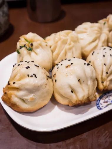 Shanghai Foodies: 7 Legendary Eats You’ll Regret Leaving Without Trying! 🥟🦀🔥 Shanghai Foodies: 7 Legendary Eats You’ll Regret Leaving Without Trying! 🥟🦀🔥