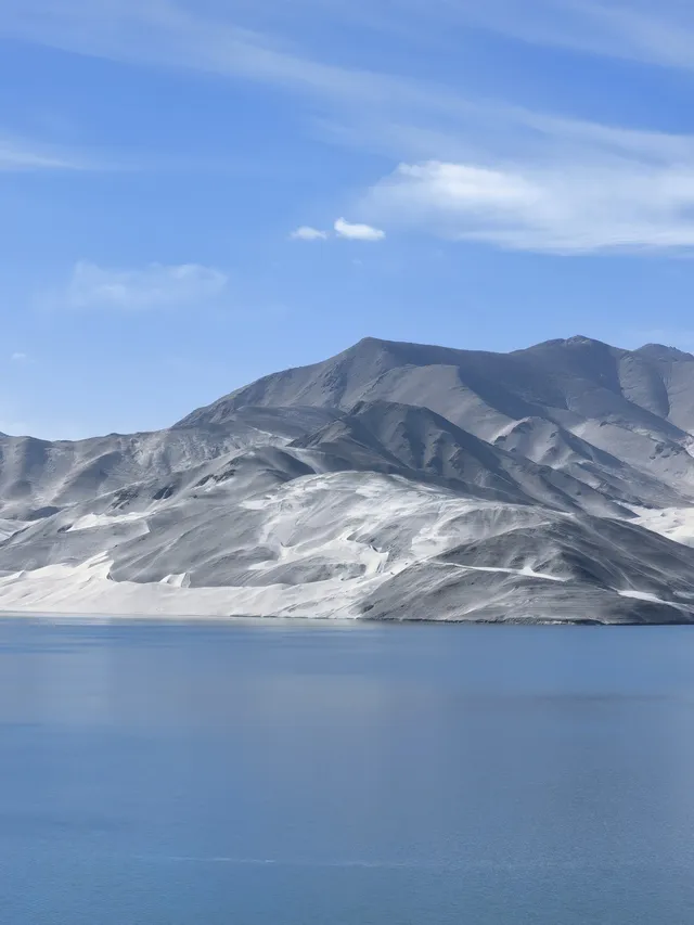 塔縣回喀什偶遇白沙湖封神路段,缺場雪! 塔縣回喀什偶遇白沙湖封神路段,缺場雪!