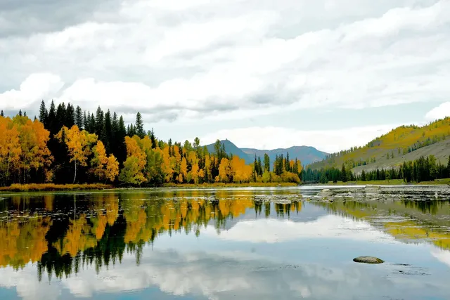 喀納斯湖 Kanas lake 天堂遺忘的地方 喀納斯湖 Kanas lake 天堂遺忘的地方