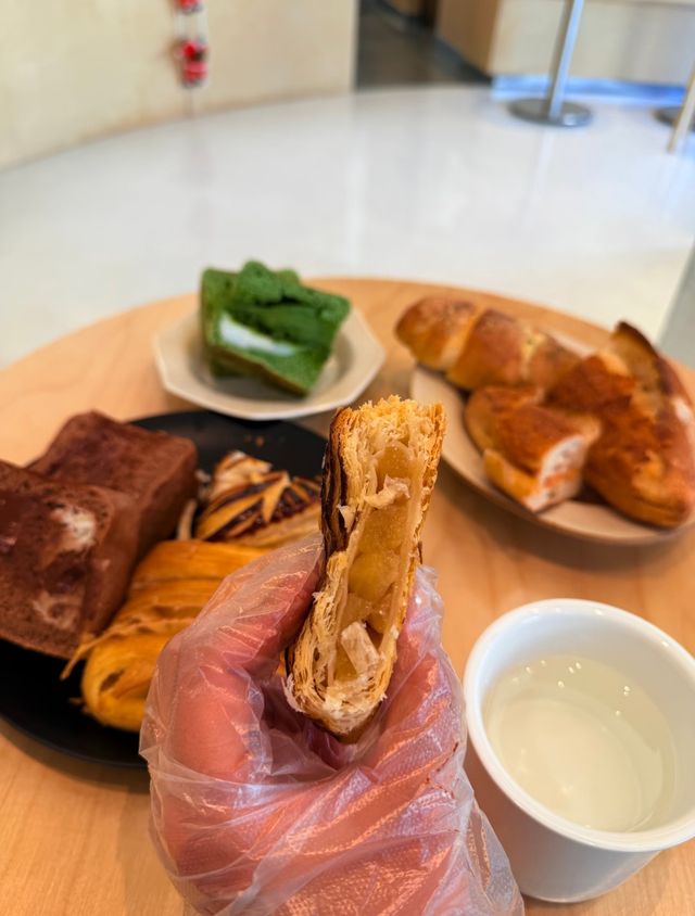 麗江超級推薦的麵包新店!附口味推薦 麗江超級推薦的麵包新店!附口味推薦