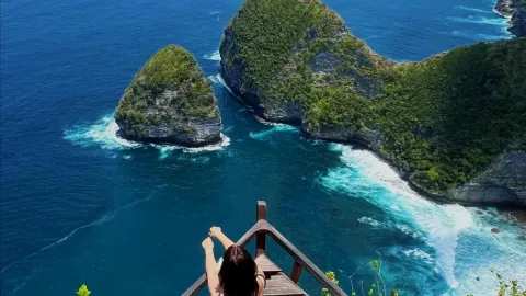Kelingking Beach, Indonesia | iPhone wallpaper location — traveler post in Bali