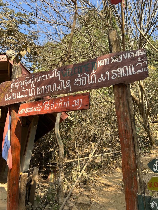 ผาหนามไซ  Nam Xay Viewpoint วังเวียง สปป ลาว