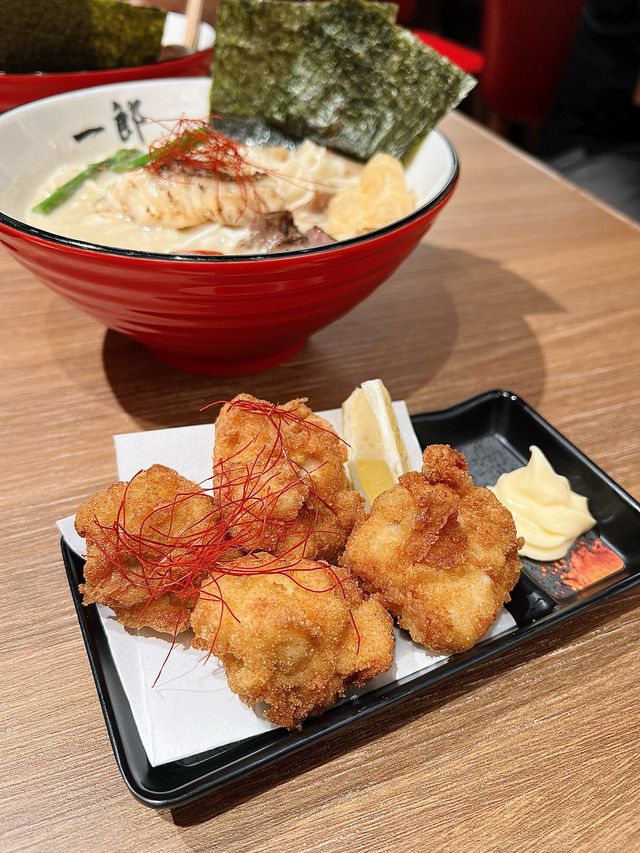 香港美食🍀bearbrick陪食可愛拉麵店🐻