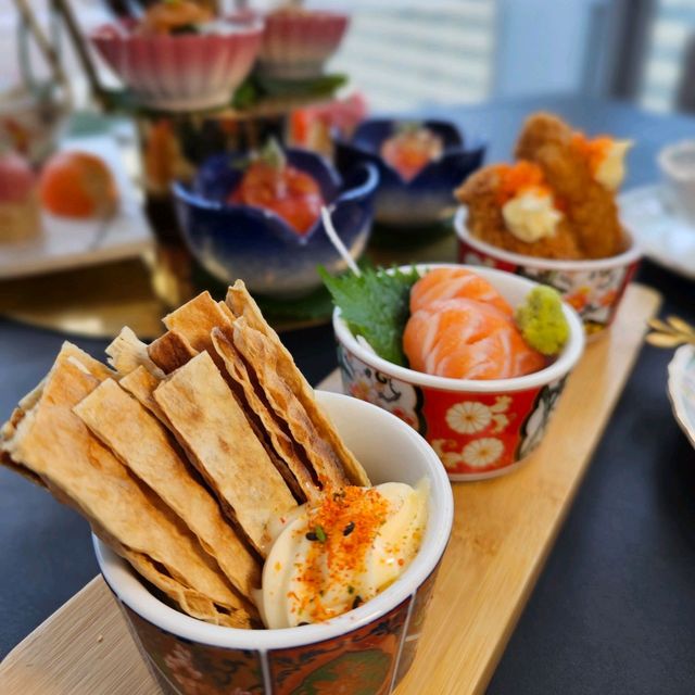 望住維港靚景享受精緻日式tea set🌸