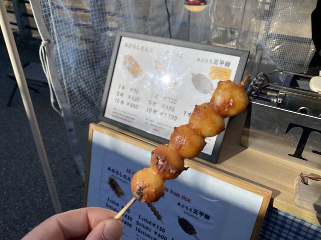 飛騨高山。『宮川朝市』で食べ歩き。『まぼろしの朝市牛乳』