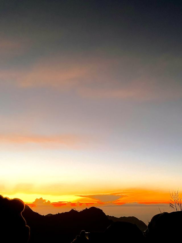 Spectacular Sunrise At Mt. Bromo⁉️🤩🌅