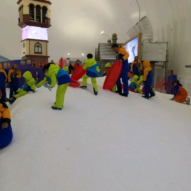 深圳觀瀾都有得玩雪 卡魯冰雪世界