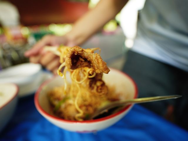 หยุดใจ เติมเสบียงท้อง ก๋วยเตี๋ยวรสเลิศในกิ่วแล