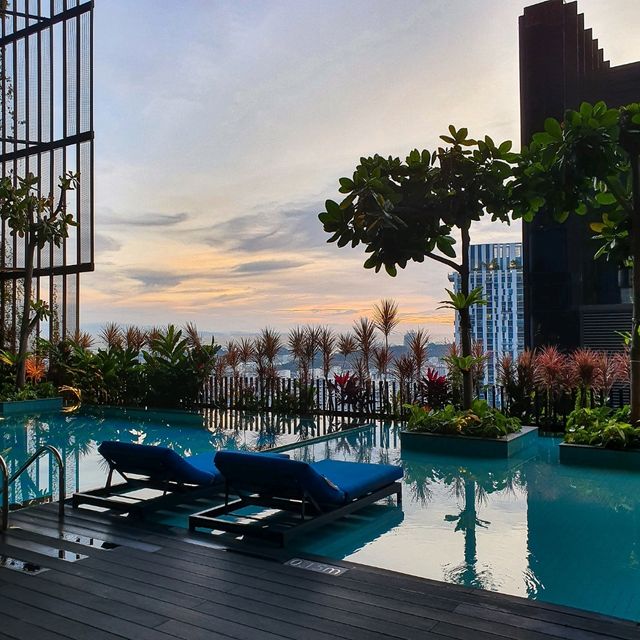 Stay at a Green Tower in the middle of CBD
