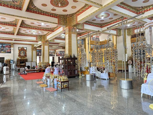 พระมหาธาตุแก่นนคร วัดหนองแวง 
