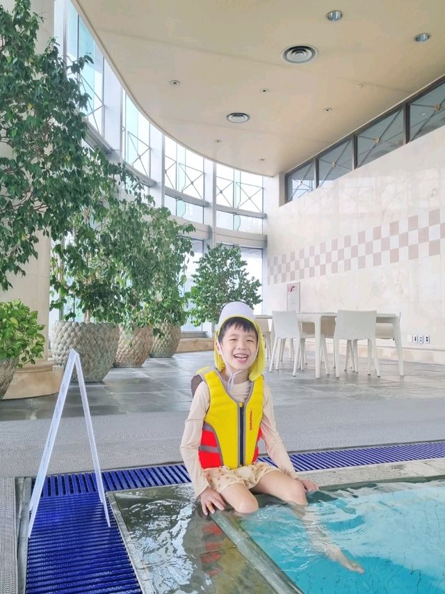 모닝 수영은 호텔수영장이 최고!