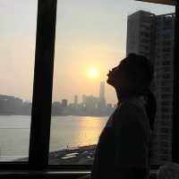 【僅此一刻】香港北角維港凱悅尚萃酒店：無敵維港海景下的寫意日落