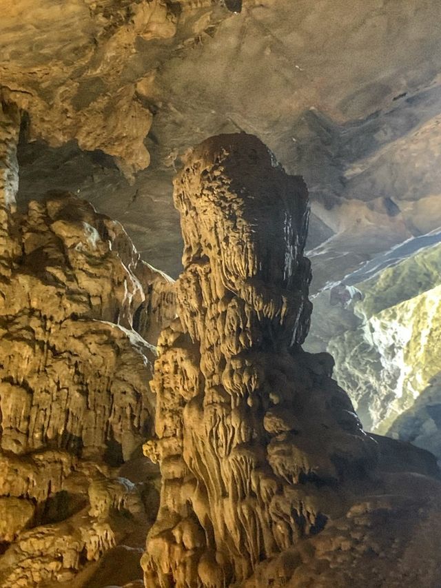 💙🇻🇳Surprising Cave in Halong bay🇻🇳💙